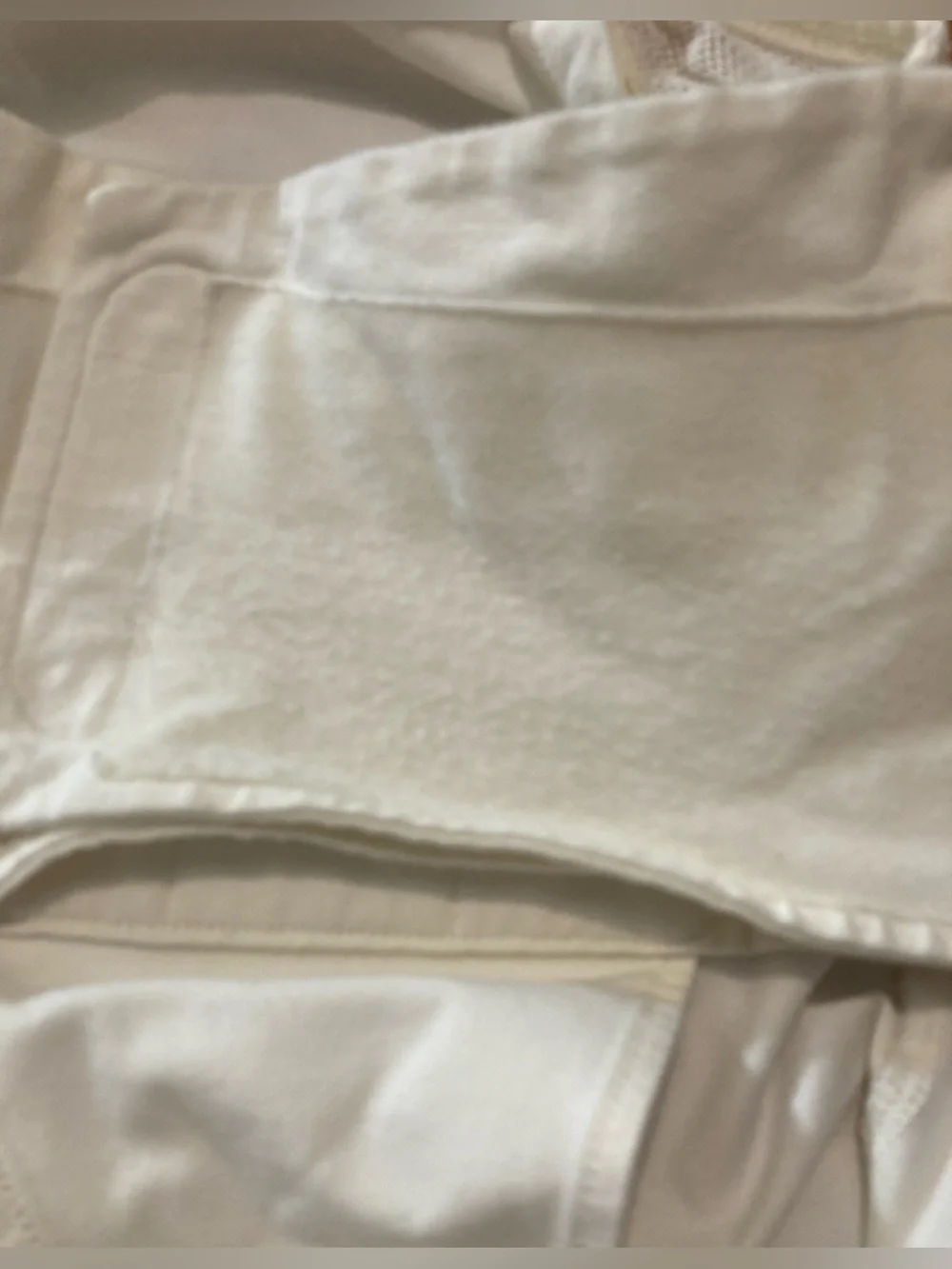 Set of 2 Happiest Baby swaddles from SNOO - Small 0-2 M and Medium 2-4 M - cream
